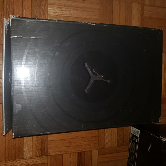 Air Jordan's AJF12 - Picture 7 of 8